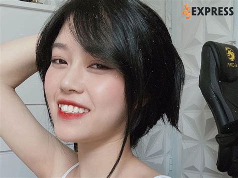Streamer Thủy Tiên là ai Sự nghiệp của hot girl x xinh đẹp tài năng