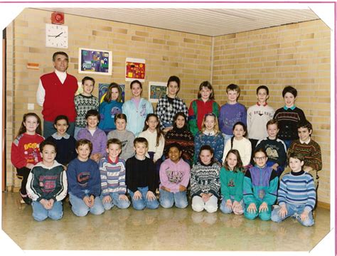 Photo de classe CM2 1992 1993 de 1992 école Primaire Victor Hugo