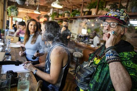 Newsom Vetoes Amsterdam Style Cannabis Cafe Bill In California Los Angeles Times