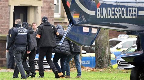 Razzien gegen Reichsbürger Szene reicht bis in Mitte der