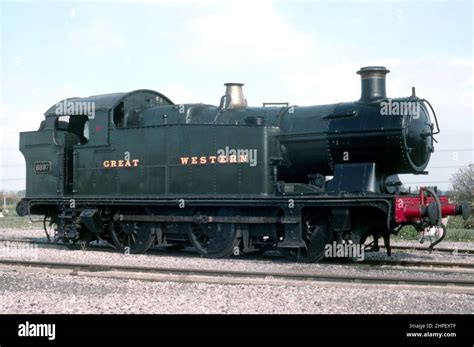 5051 Drysllwyn Castle steam engine later renamed Earl Bathurst Stock ...