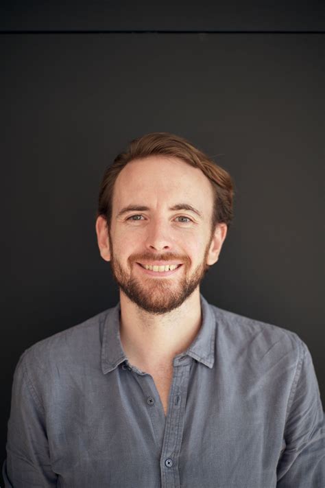 Maximize Your Office Space with Hot Desk Booking in 2025