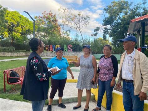 NAVIDAD LIBRE DE BASURA La Directora De La Junta Municipal De La