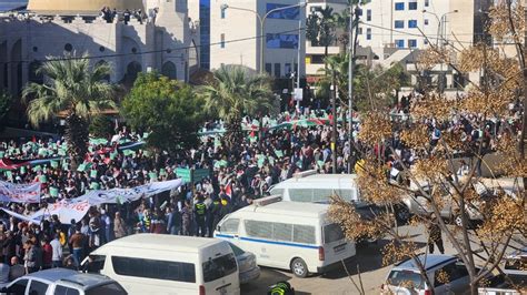 Thousands Of Jordanians Continue To Protest In Solidarity With