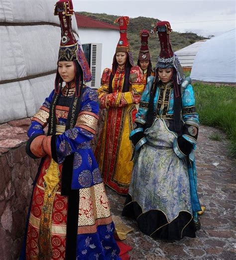 Tuvan Fashion Tuvan Throat Singing Facebook Costumes Around The World Traditional Outfits