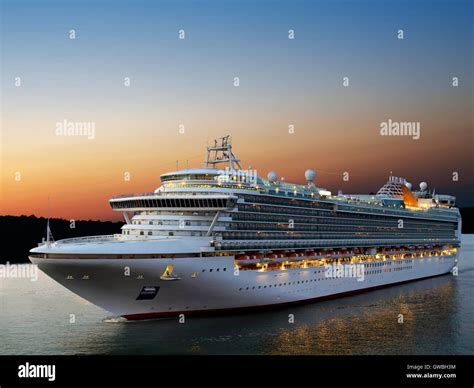 Luxury cruise ship Stock Photo - Alamy