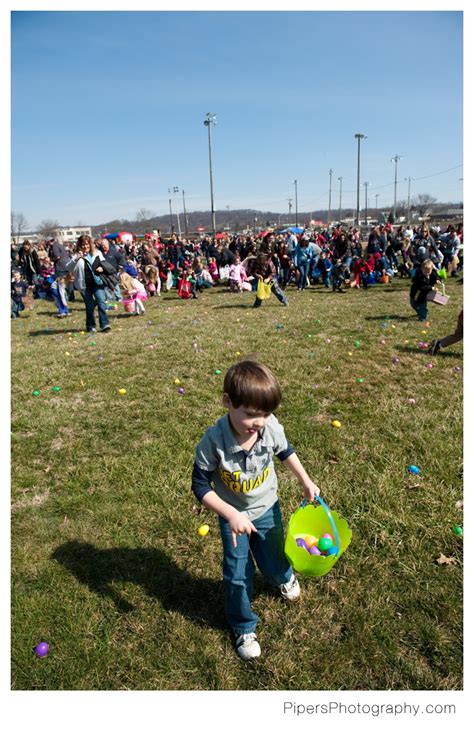 Egg Hunt Fun In Lancaster Ohio Megahunt Put On By Crossroads Tv