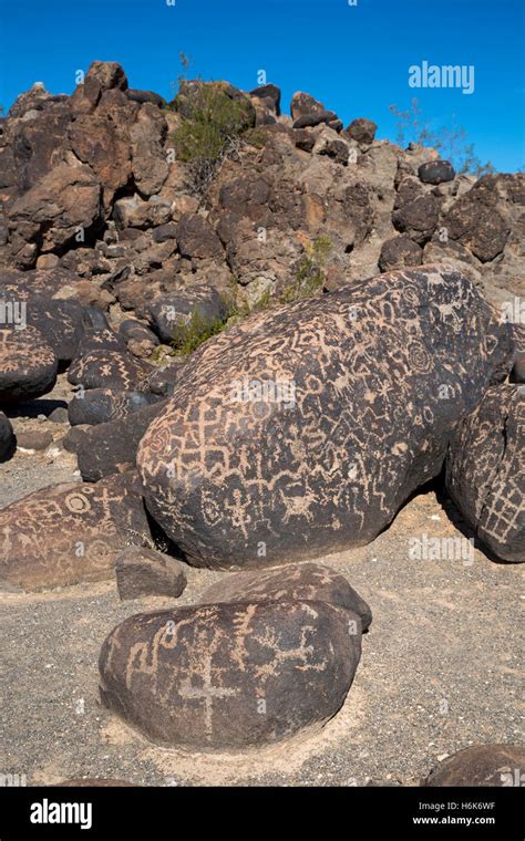 Gila Bend Arizona The Painted Rock Petroglyph Site Stock Photo Alamy