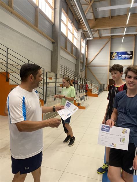 Remise Plumes Badminton Club Des Portes De Touraine Club De