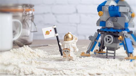 Make your own moon landing | LEGO.com for families