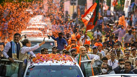 Amit Shah Holds Mega Roadshow In Bhopal Kashmiri Pandits Muslim Women