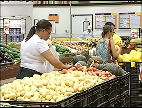 Vídeo Produtos da cesta básica ficam mais baratos em MG Vales de