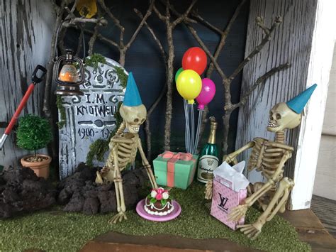 Good friends never let you spend your birthday alone. : r/dioramas