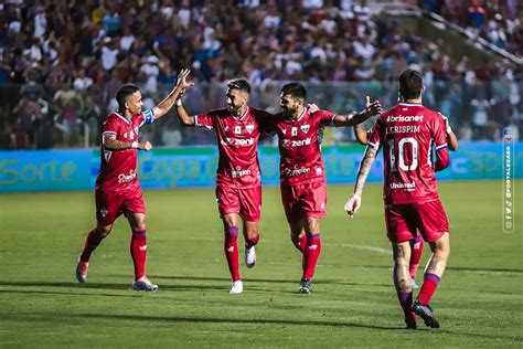 Lucero e Romero são decisivos em vitória do Fortaleza e ganham elogios