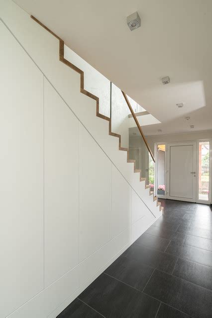 Gerade Faltwerktreppe Mit Glasgel Nder Und Treppenschrank Modern