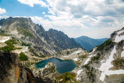 An Expert Guide to the Enchantments Thru-Hike in 2024 (From a Local)