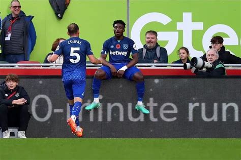 Alejandro Garnacho Trolls West Ham With S House Celebration After