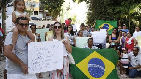 Moradores da Muzema protestam contra início de inspeção de risco de prédios