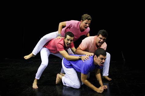 Comédia de improviso Humor a 1000 no Teatro Folha Flertaí