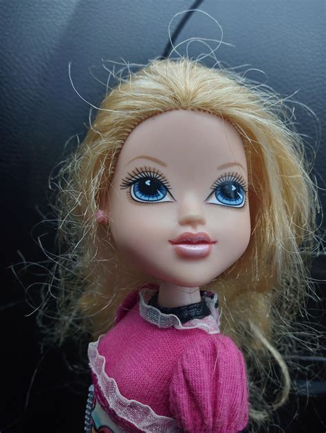 Help With This Moxie Girlz Avery Id I Can T Figure Out Which One She Is R Dolls