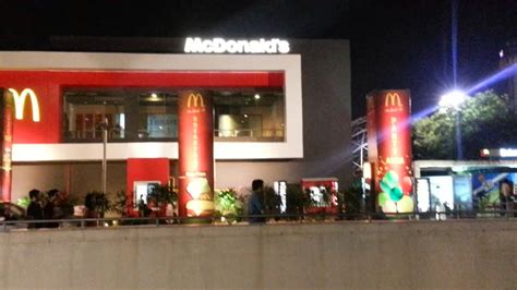 India S Biggest Mcdonald In Noida Youtube