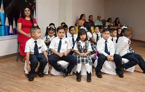 Galería Realizan ceremonia de clausura en kinder Héroes de Nacozari