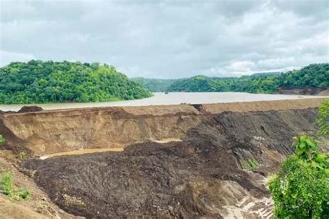 नहीं रुक रहा कारम नदी के डैम से पानी का रिसाव 18 गांव कराए खाली आर्मी एयरफोर्स तैयार