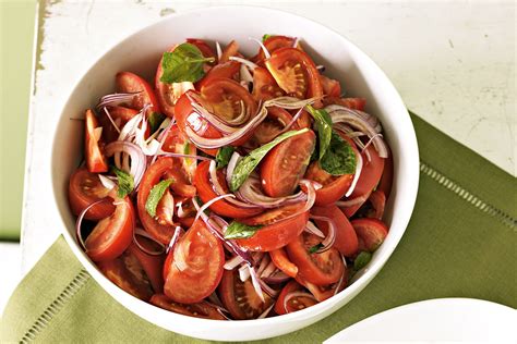 Tomato and mint salad