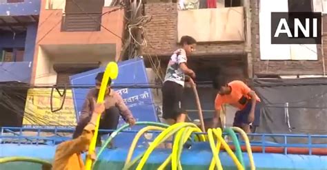 Water Crisis Long Queues Seen At Tankers In Many Areas Across Delhi