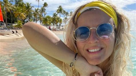 10 Hot Sexy Emilie Picch Bikini Pics