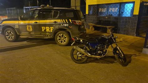 PRF Apreende Motocicleta Adulterada Que Estava Sendo Transportada Em