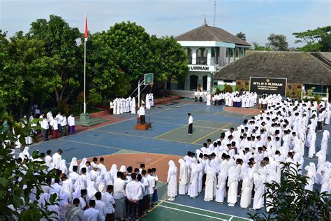 Berlangsung Khidmat MTsN 8 Sleman Gelar Upacara Peringatan Hari Santri