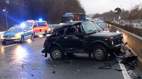 Mann Stirbt Bei Schwerem Unfall Auf Der A H He Salzgitter