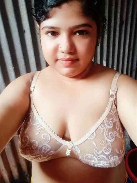 Hottest Sexy Bhabi Nude Women Photos Full Nude Pics Album Dasi Xnxc