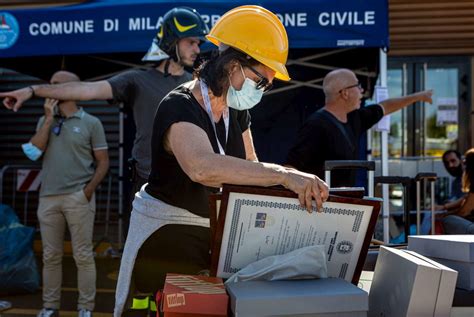 Incendio Milano Pannelli Di Materiale Plastico Altamente Infiammabile