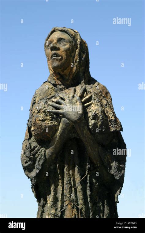 Memorial to the victims of the Great Potato famine in Dublin Ireland ...