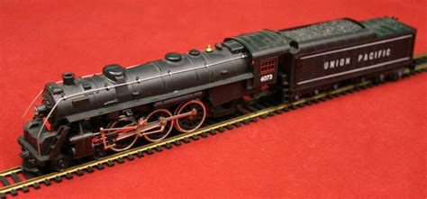 Tyco Ho 212d Lighted Union Pacific 4 6 2 Steam Locomotive 4073 And Tender