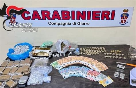 Giarre Gestiva In Casa Un Minimarket Della Droga Arrestato Enne Del