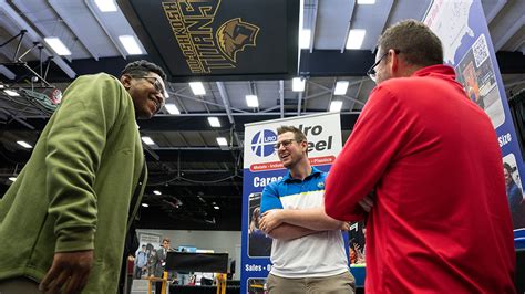 UWO Students Build Connections At Career Fair On The Fox UW Oshkosh