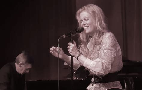 Tierney Sutton At Birdland Theater Pizzazz