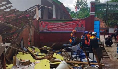 Se Registra Sismo En Indonesia