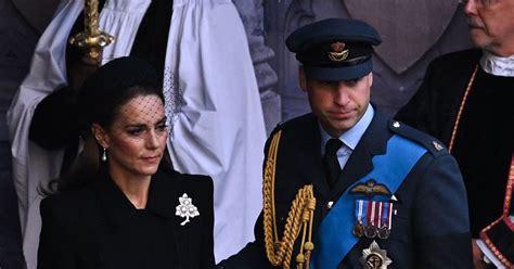 William Goujat Avec Kate Son Tendre Geste Pour La Princesse Remet