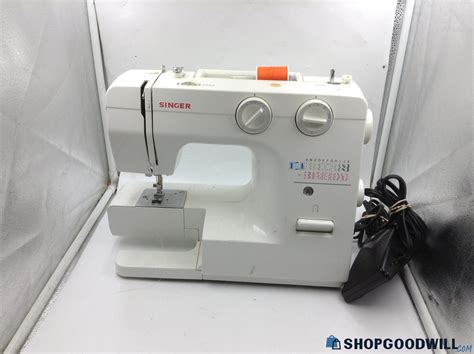 Singer Sewing Machine With Pedal Model E99670