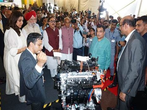 Nitin Gadkari Launches World S First Prototype Of BS 6 Stage II