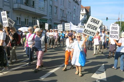 Demonstrieren Gegen Afd Landesparteitag In Celle Radio Flora