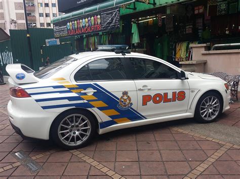 Malaysia has some nice police cars! : Autos