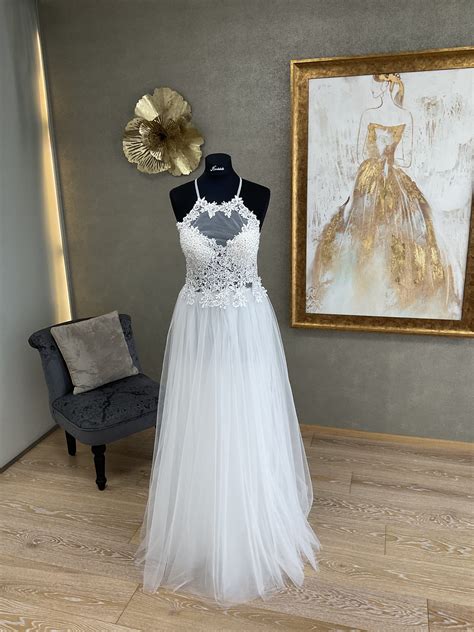 Maturaballkleid mit Tatoospitze Neuböck Mode Hochzeit Tracht