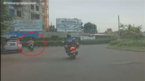 Gara Gara Emak Emak Naik Motor Pengawal Ambulans Gagal Antarkan Mobil