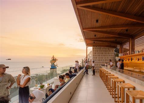 51 Tempat Makan Di Canggu Restoran Cafe Enak Honeycombers Bali