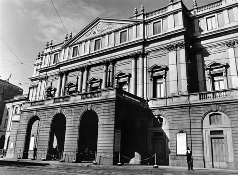 La Scala, Opera House, In Milan, Italy Photograph by Everett | Fine Art ...